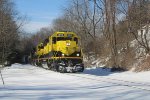 Eastbound SU 100 approaches the top of the mountain in the late morning sun 